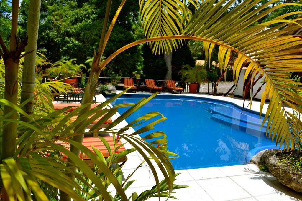 Jungle Lodge Tikal Hostal Εξωτερικό φωτογραφία